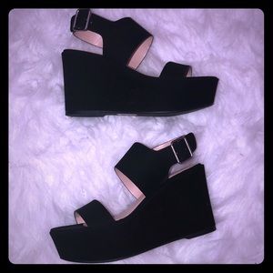 SODA Suede wedges